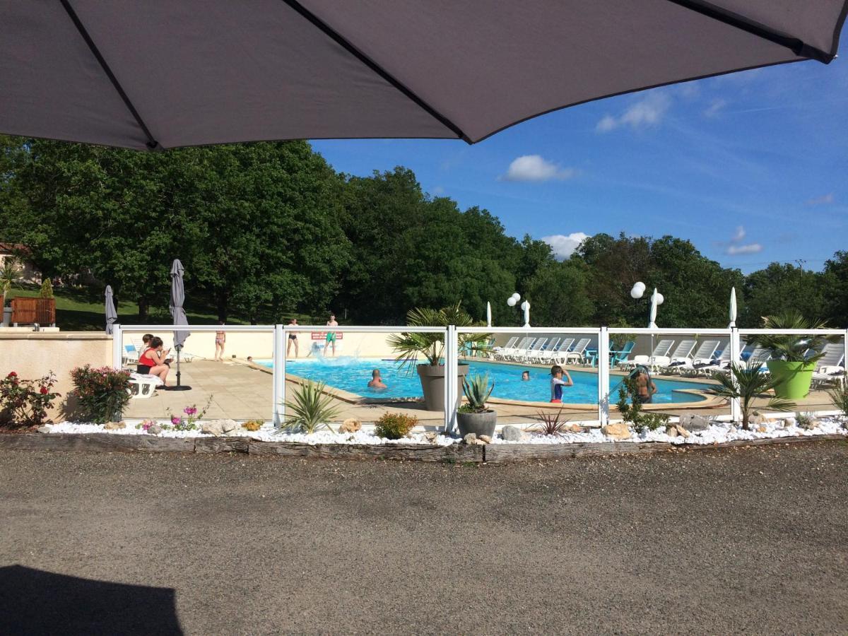 Hotel Les Sentiers Du Causse Lentillac du Causse Exterior foto